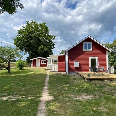 Charmig, Nyrenoverat Och Fullt Utrustad Stuga. Anpassad Foer Hundar, Naera Till Naturen Och Havet. Gangavstand Till Golfbana. Kalmar Buitenkant foto